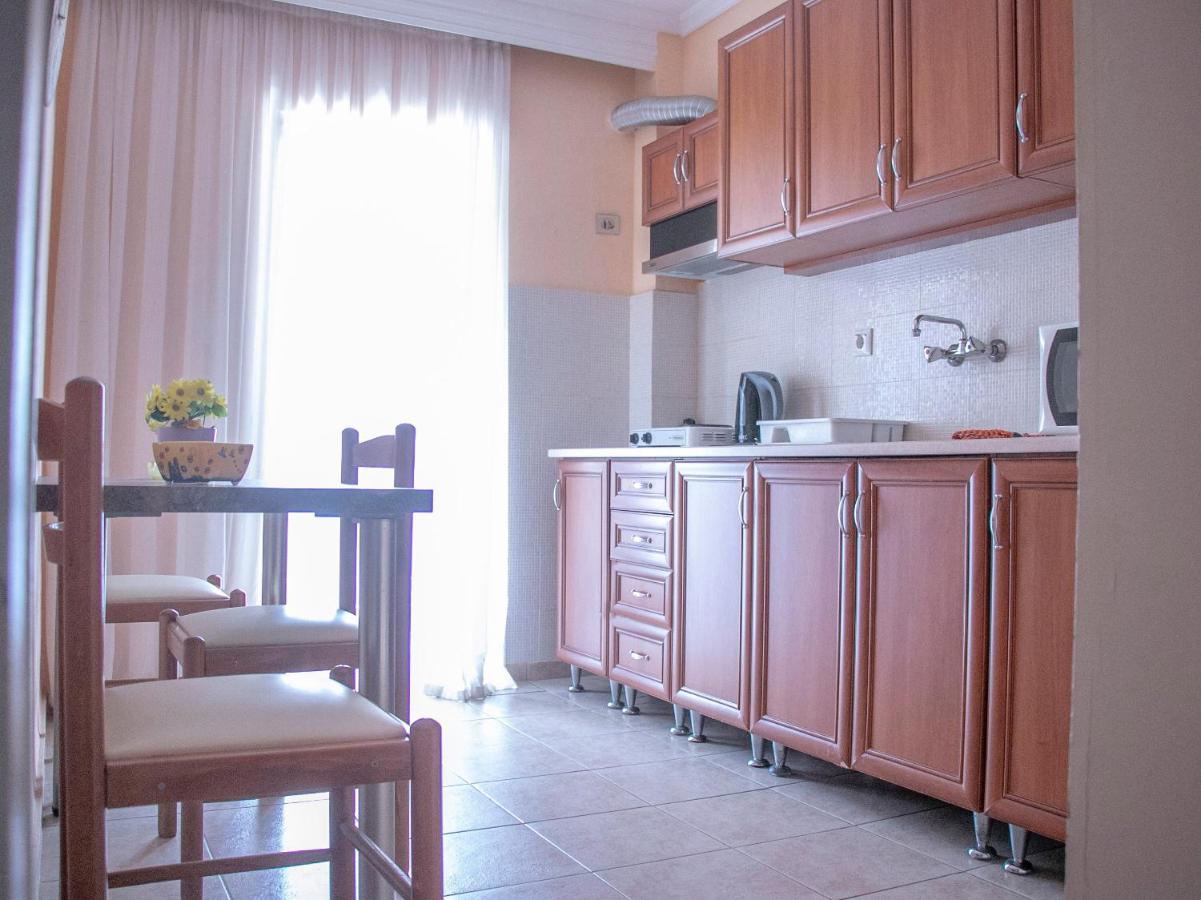 Maria Apartments Paralia Dionysiou Buitenkant foto