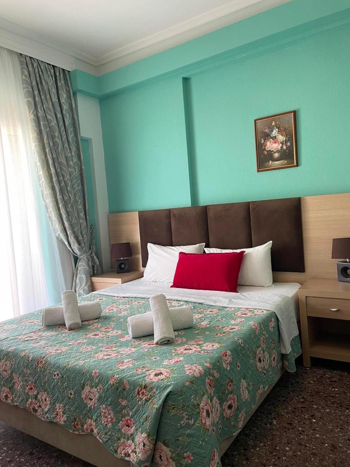 Maria Apartments Paralia Dionysiou Buitenkant foto