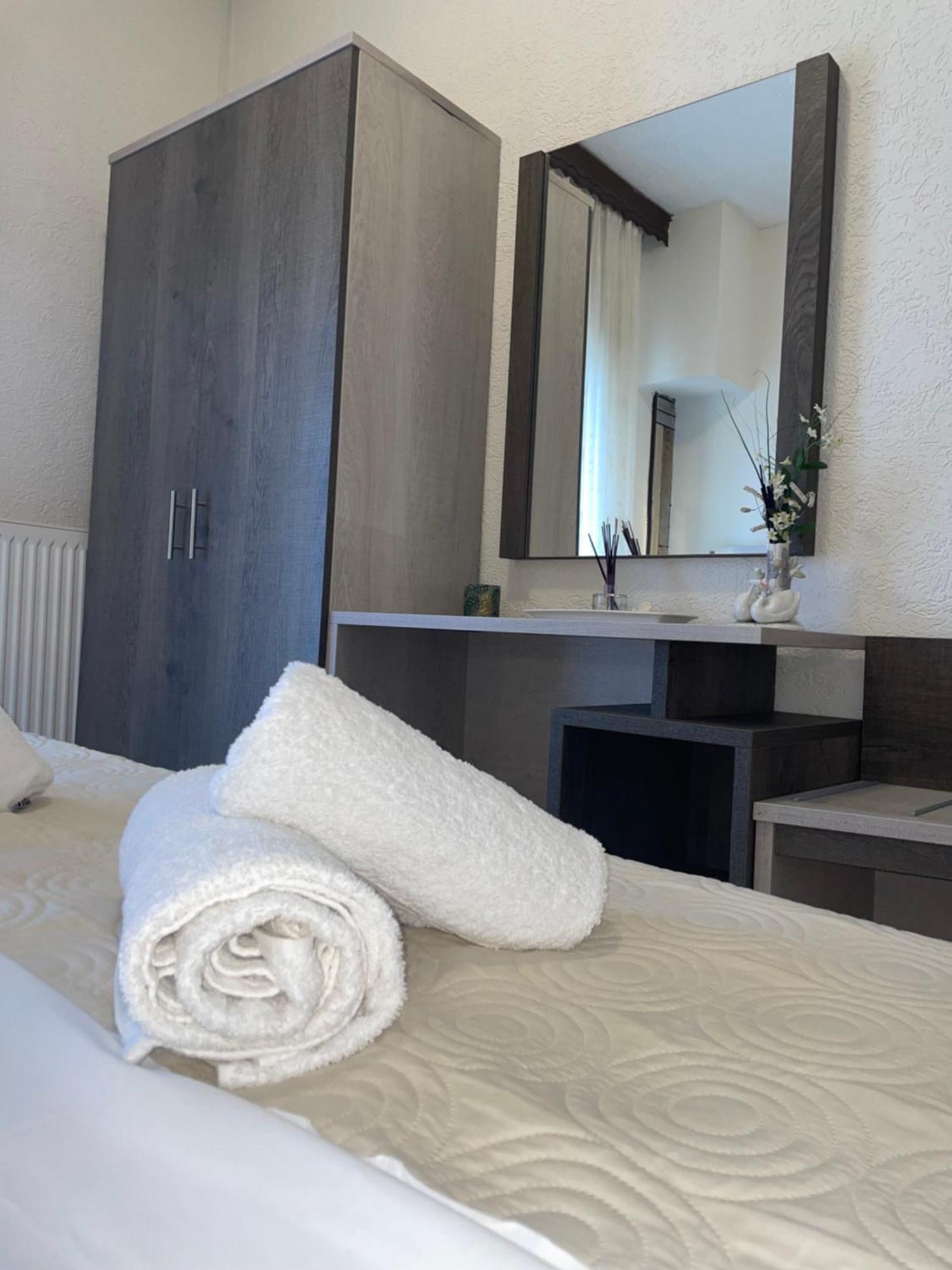Maria Apartments Paralia Dionysiou Buitenkant foto