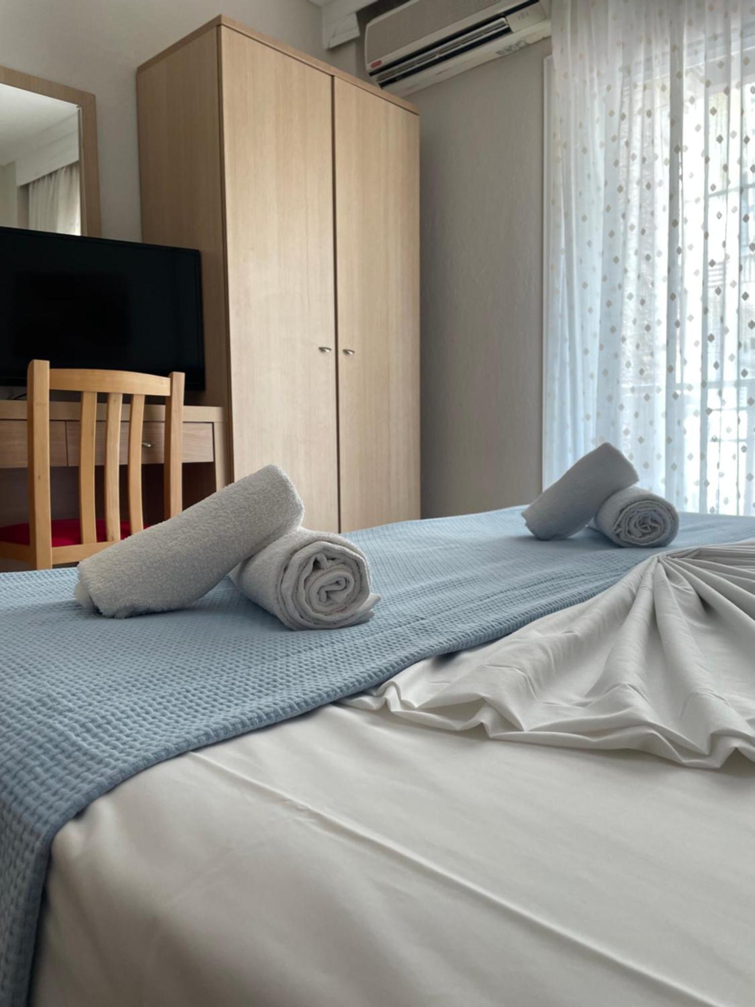 Maria Apartments Paralia Dionysiou Buitenkant foto