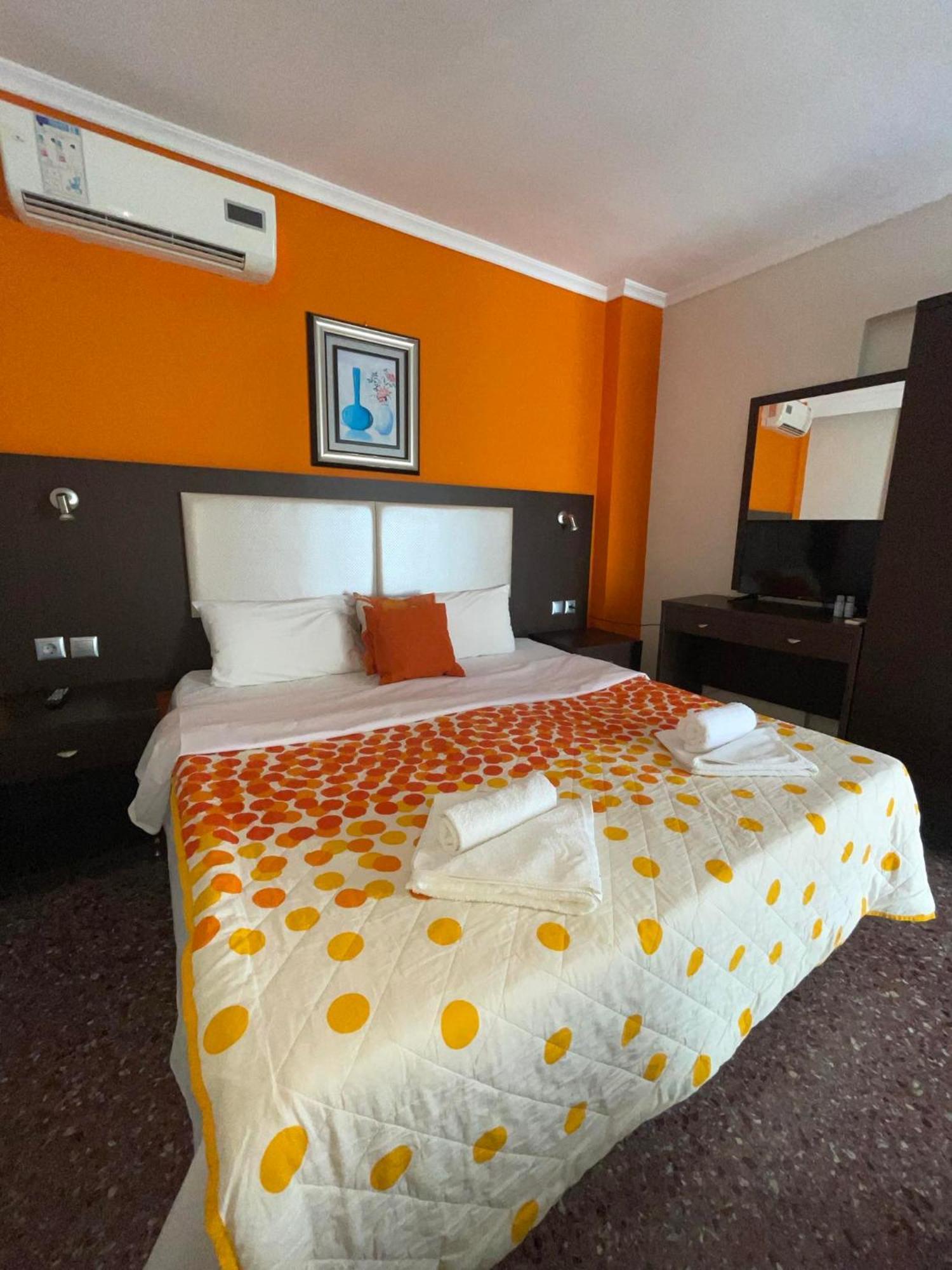 Maria Apartments Paralia Dionysiou Buitenkant foto