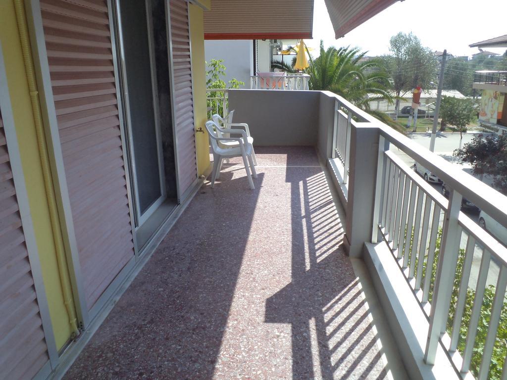 Maria Apartments Paralia Dionysiou Buitenkant foto